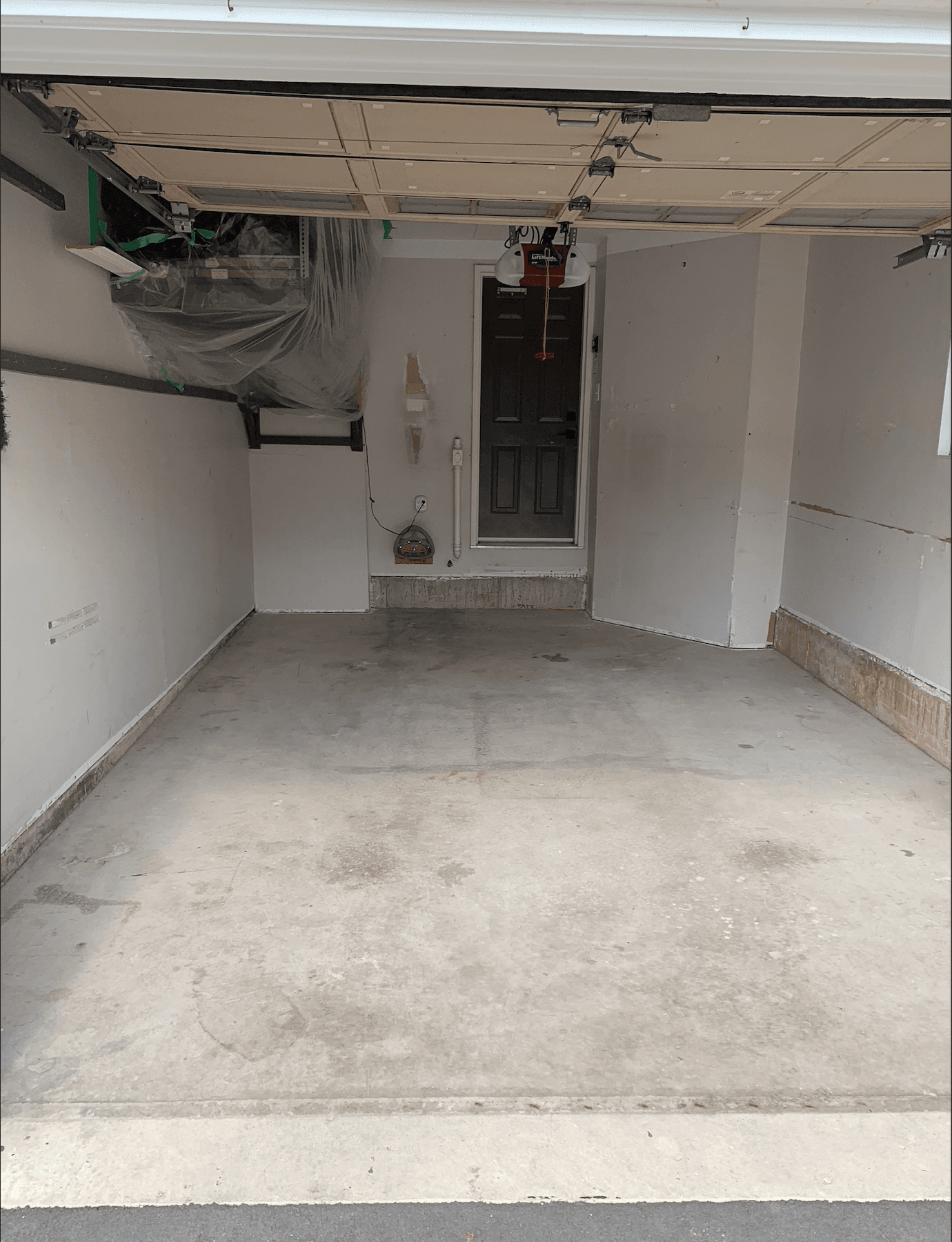 Epoxy garage floor transformation in Toronto